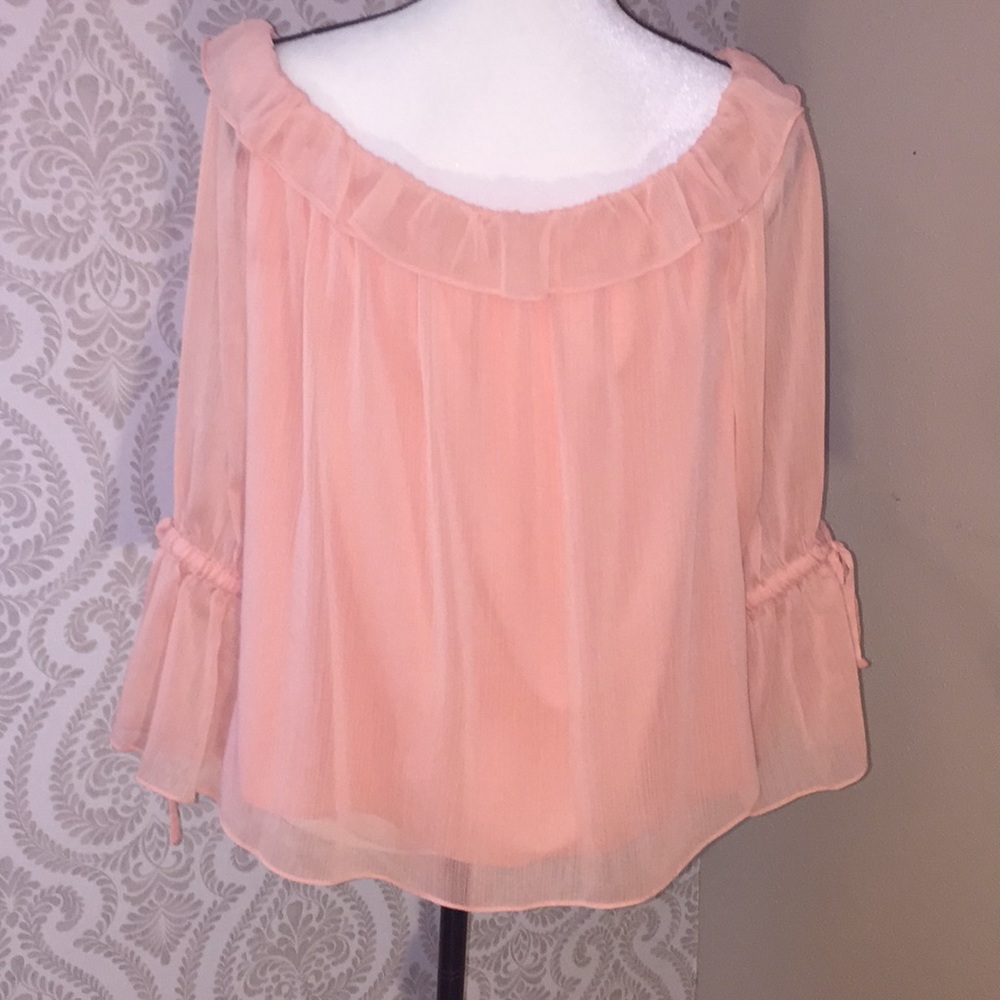 Halston - gorgeous pale, peach blouse size s/p